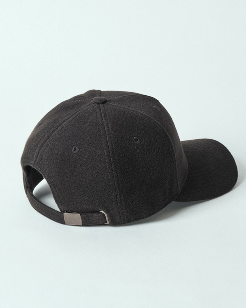 Cappello GAELLE PARIS con visiera GBADP5009