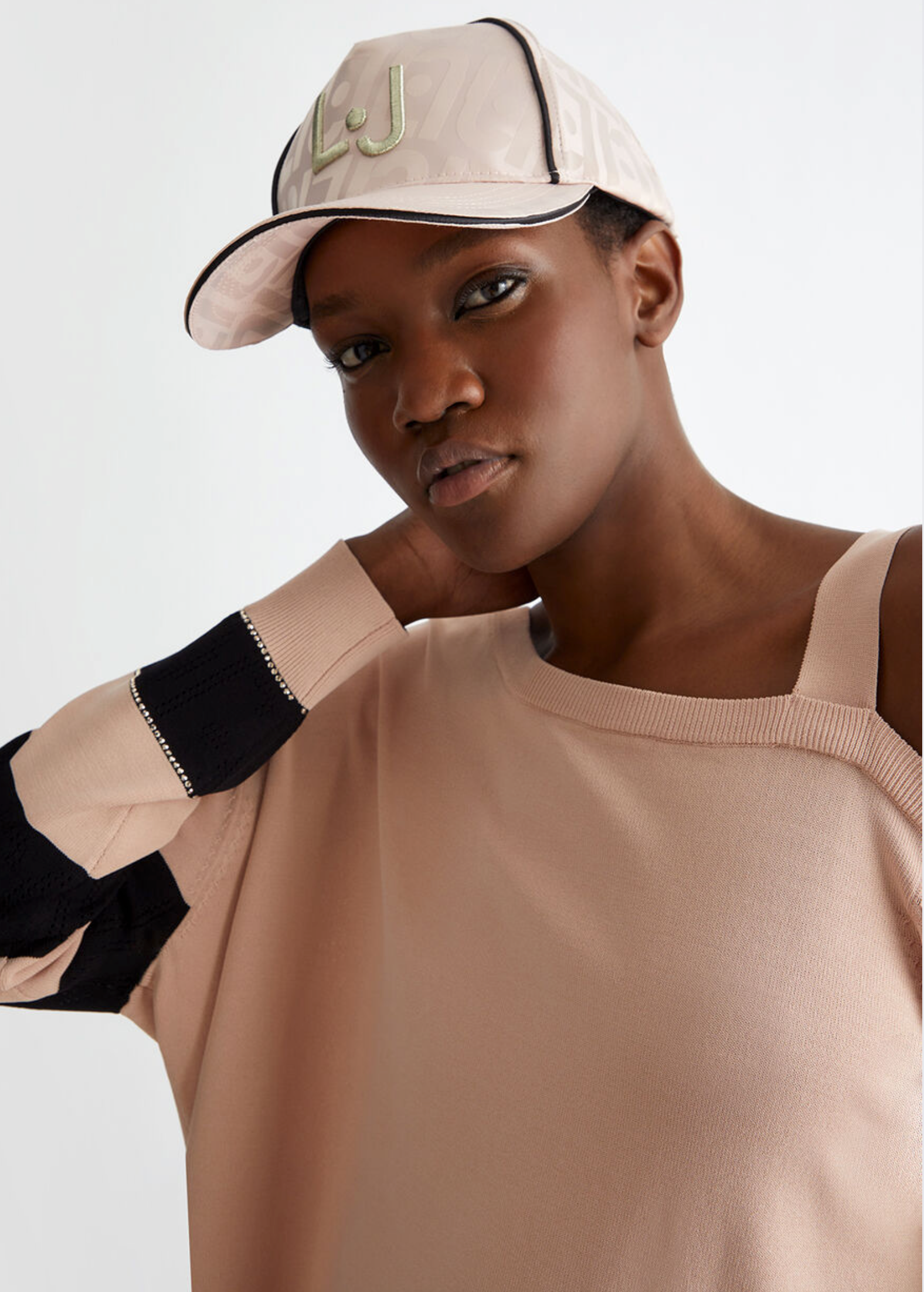 Cappello LIUJO con visiera in raso jacquard
