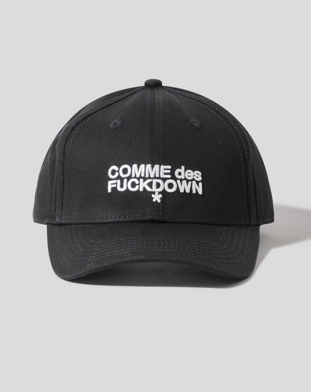 Cappello COMME DES FUCK DOWN con visiera CFACX00008