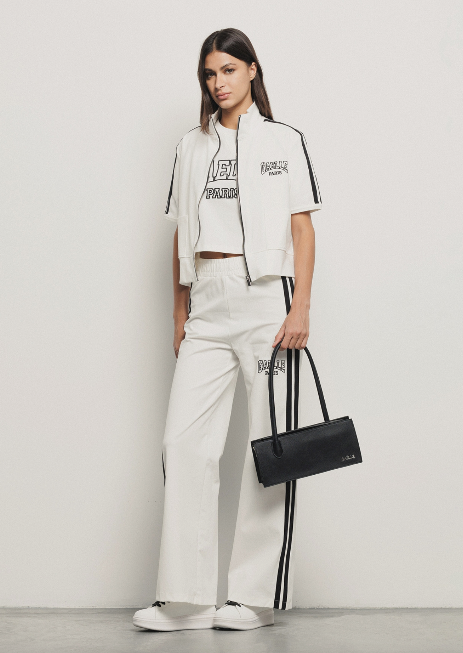 T shirt GAELLE PARIS crop paricollo raglan con inserti profilo