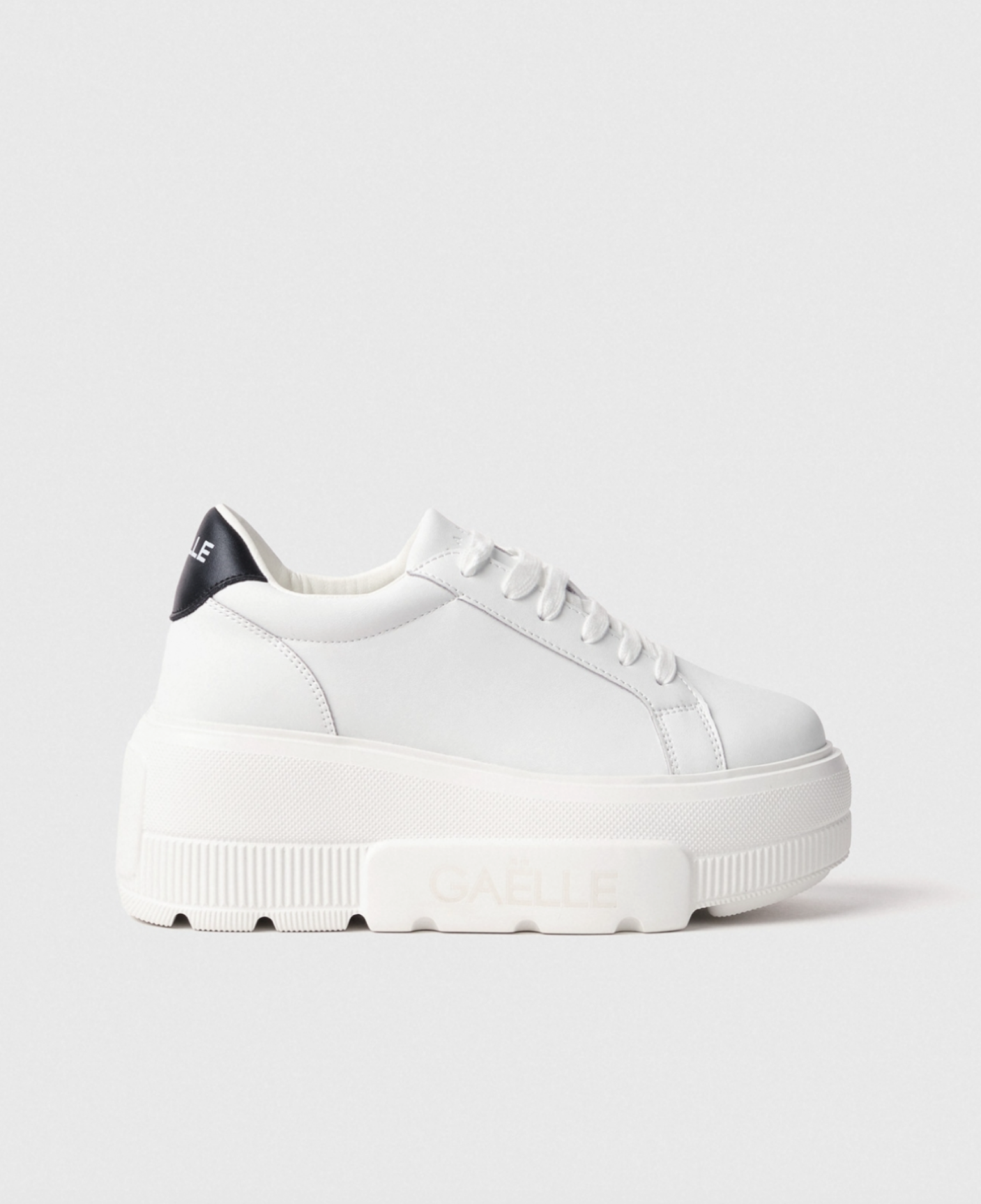 Sneakers GAELLE PARIS plateau con logo sulla suola