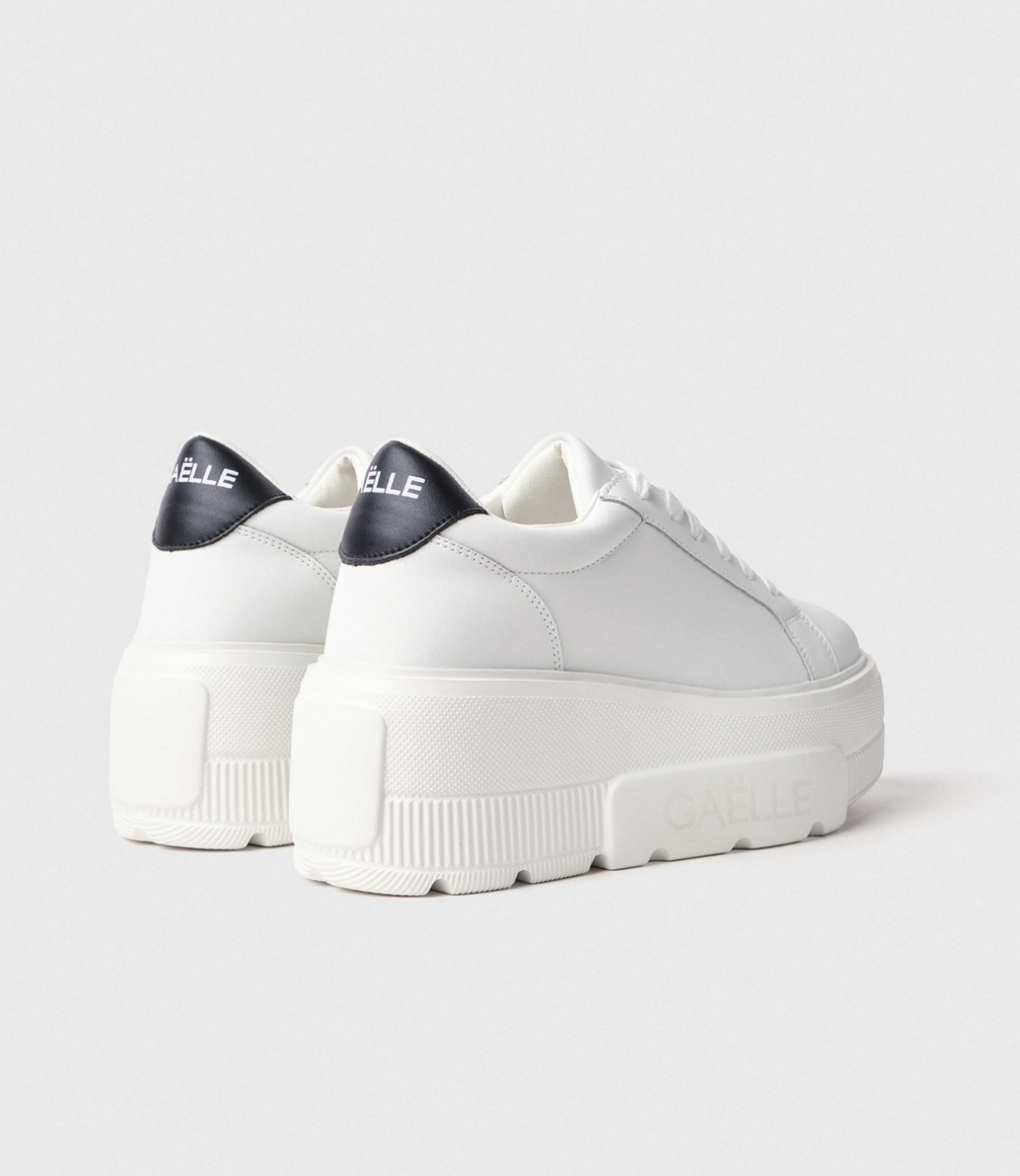 Sneakers GAELLE PARIS plateau con logo sulla suola