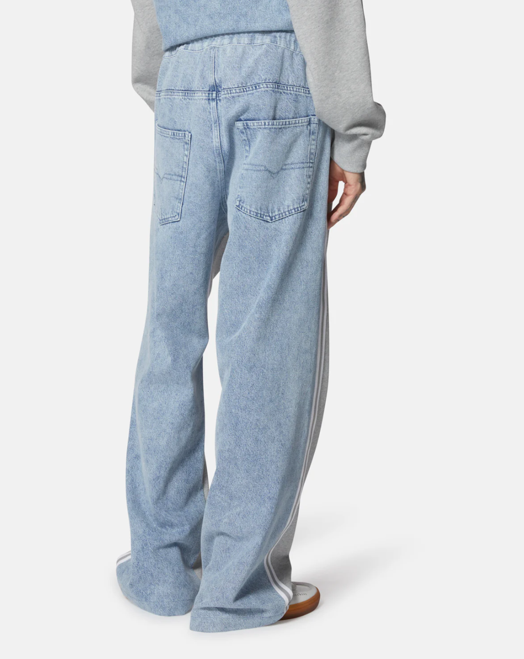Pantaloni RICHMOND ampi tuta e denim