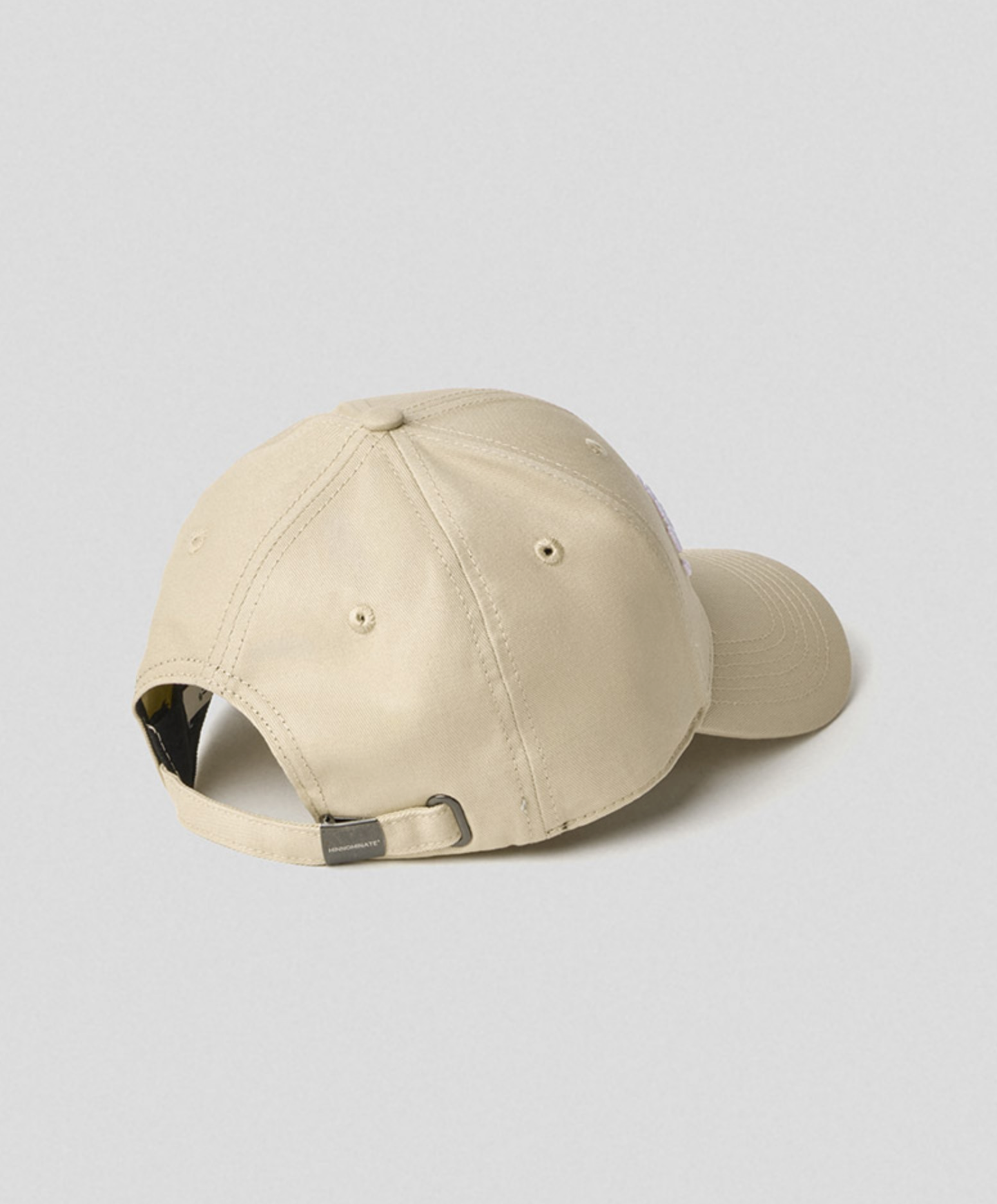 Cappello HINNOMINATE con visiera