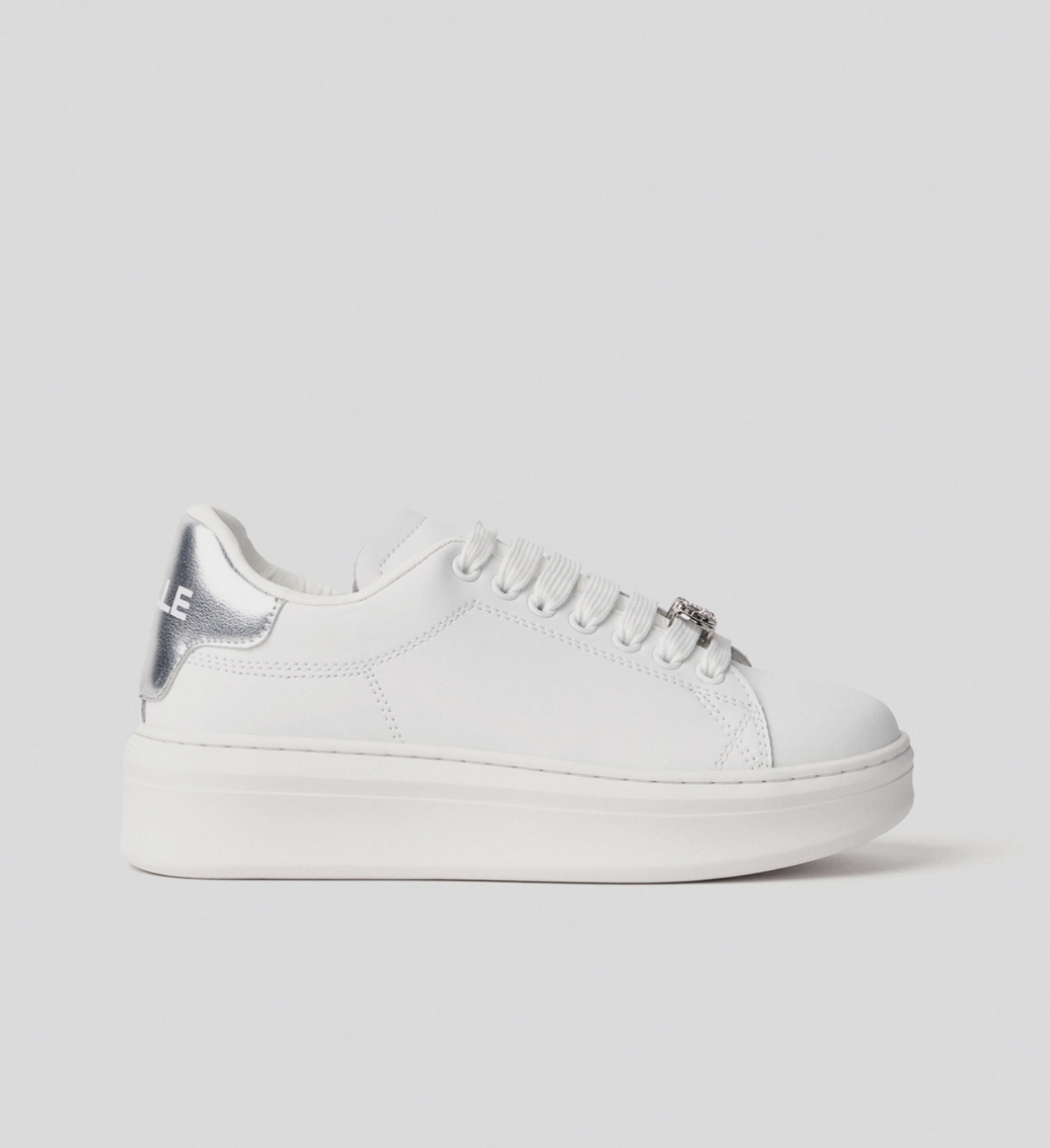 Sneakers GAELLE PARIS con passalaccio in strass argento
