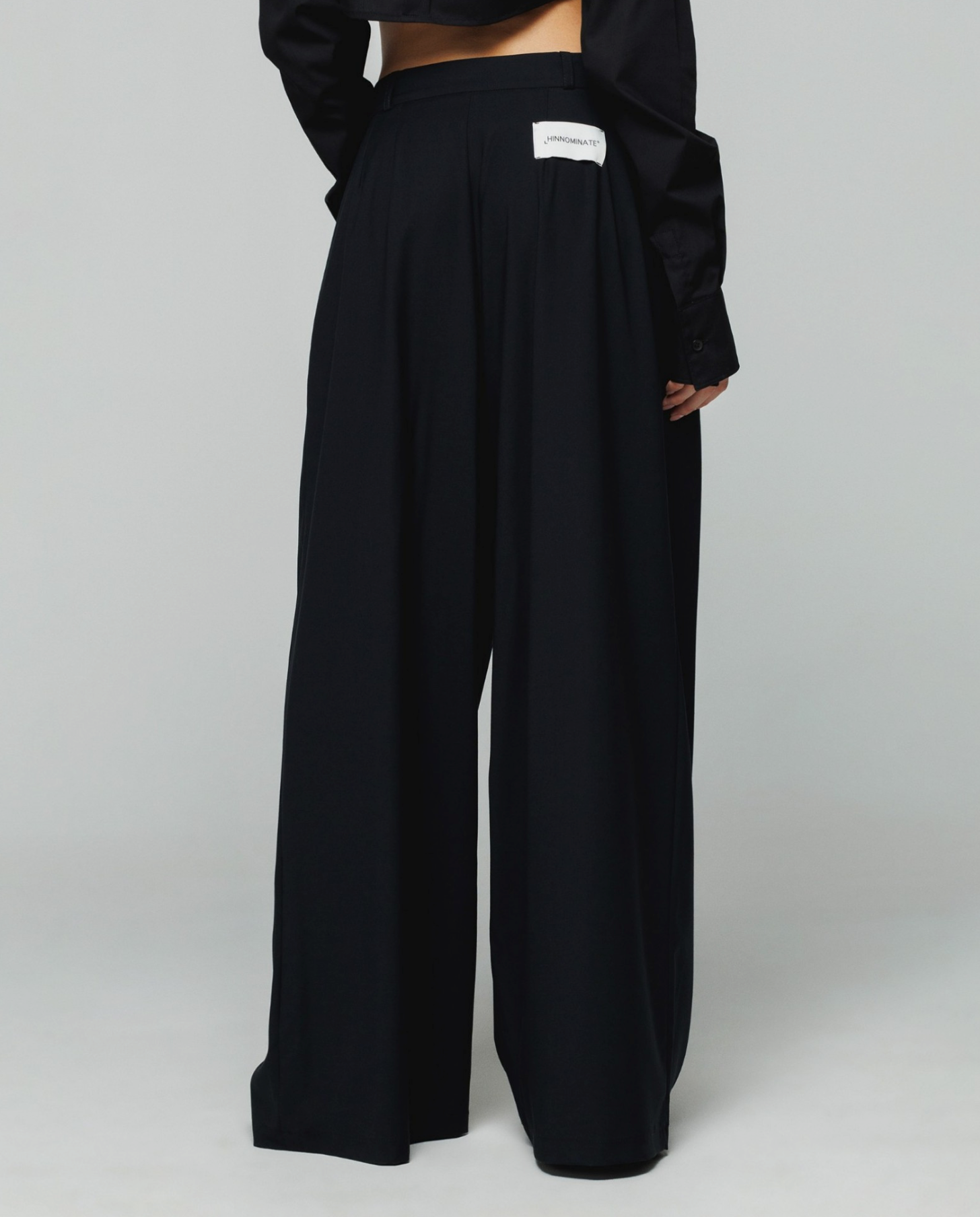Pantalone over con pences HINNOMINATE