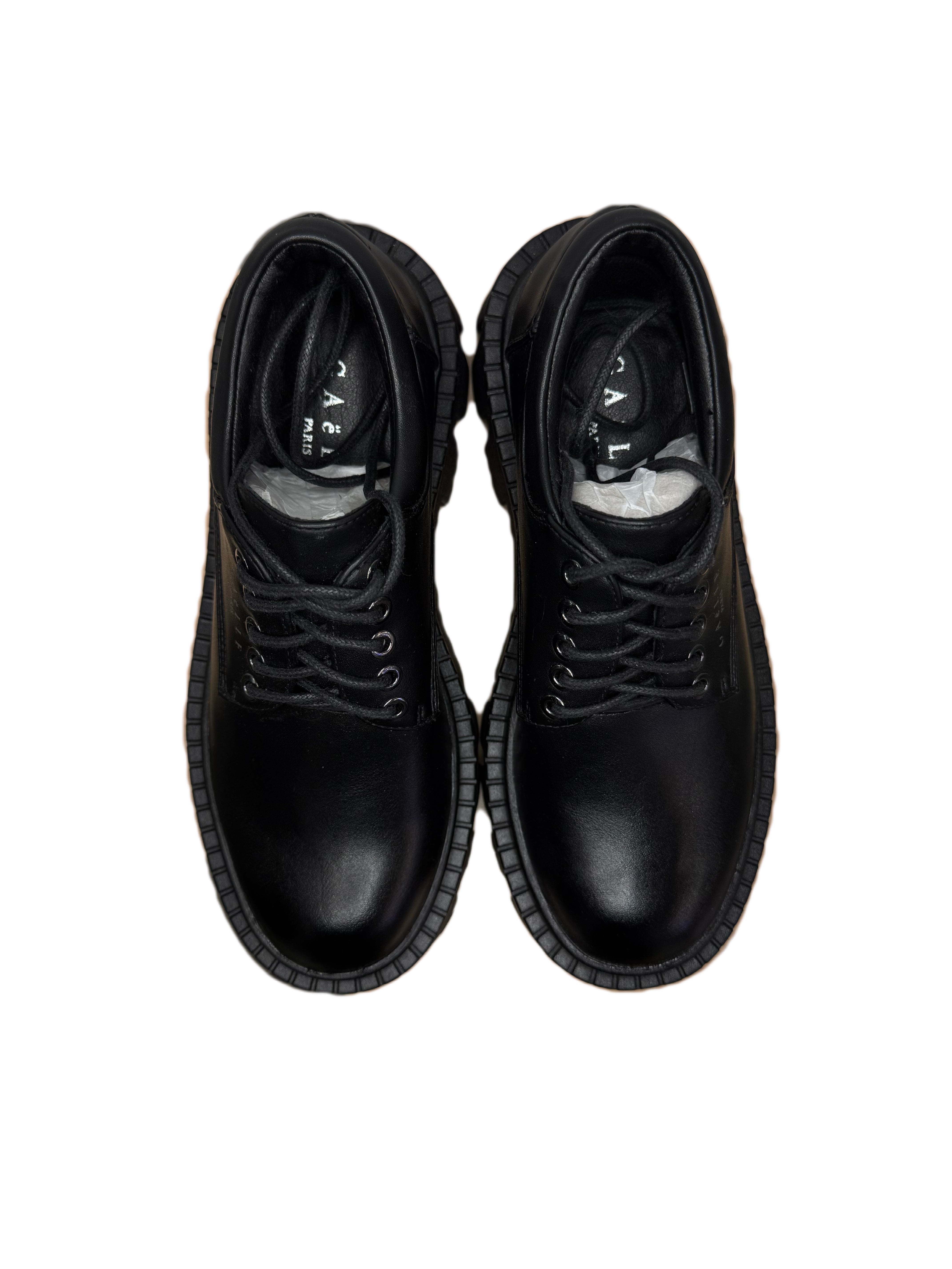 Scarpa Derby GAELLE PARIS  In Ecopelle Spazzolato Con Suola Carroarmato