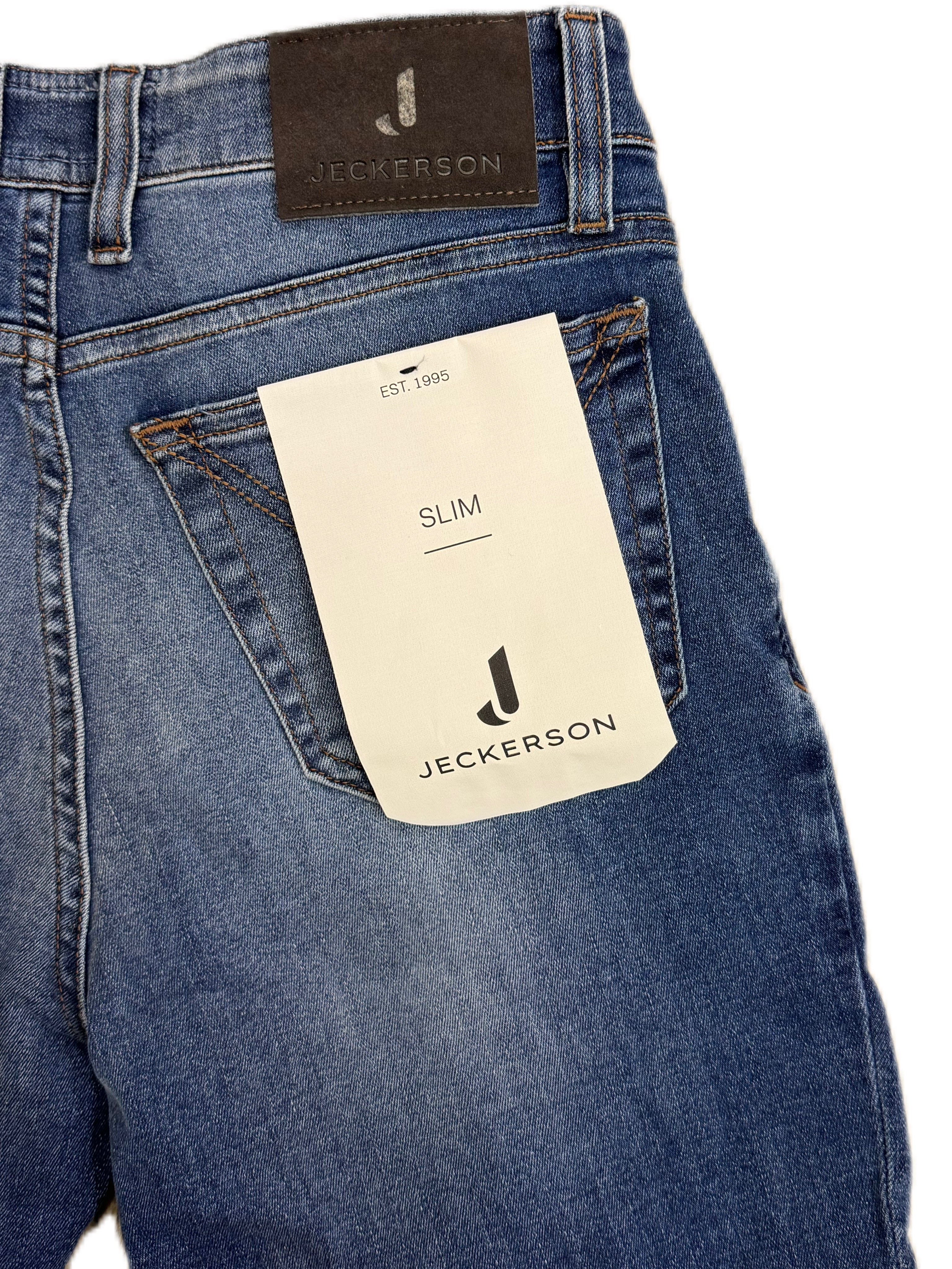 Jeans JECKERSON lavaggio medio con toppa alcantara