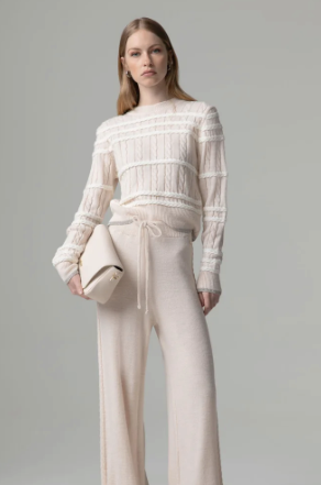 Pullover GAELLE PARIS con motivo a treccia e pendaglio logato sul retro