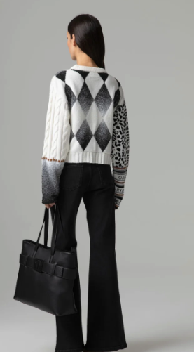 Pullover GAELLE PARIS paricollo con fondo irregolare e manica logata