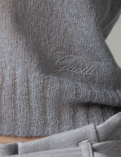 Maglia GAELLE PARIS paricollo con ricamo logo