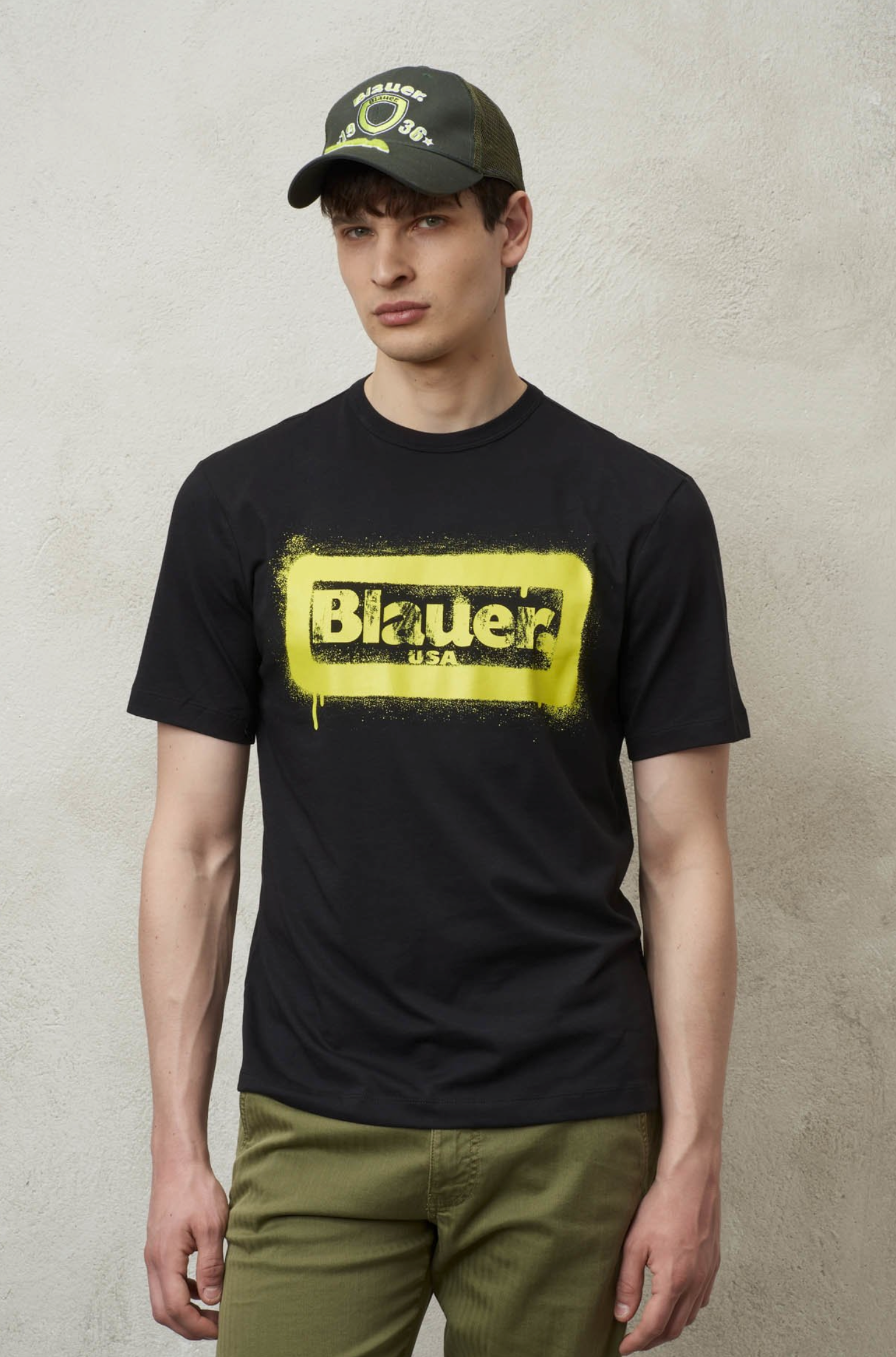 T-shirt BLAUER USA con stampa graffiti