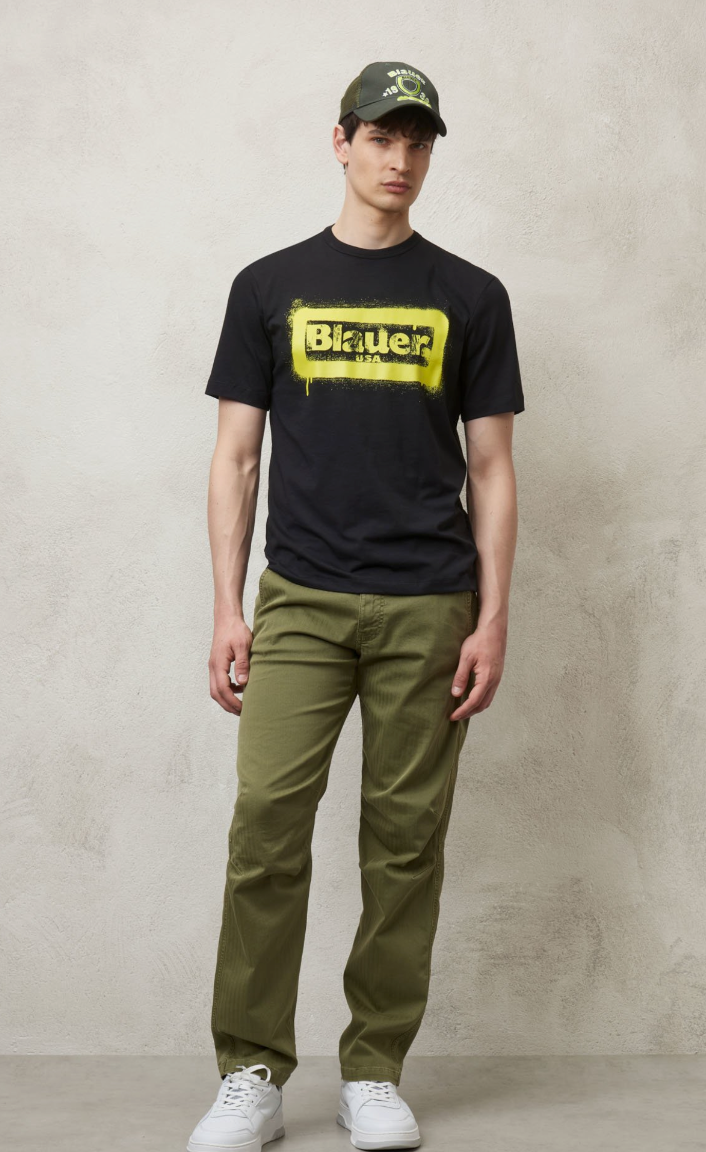 T-shirt BLAUER USA con stampa graffiti