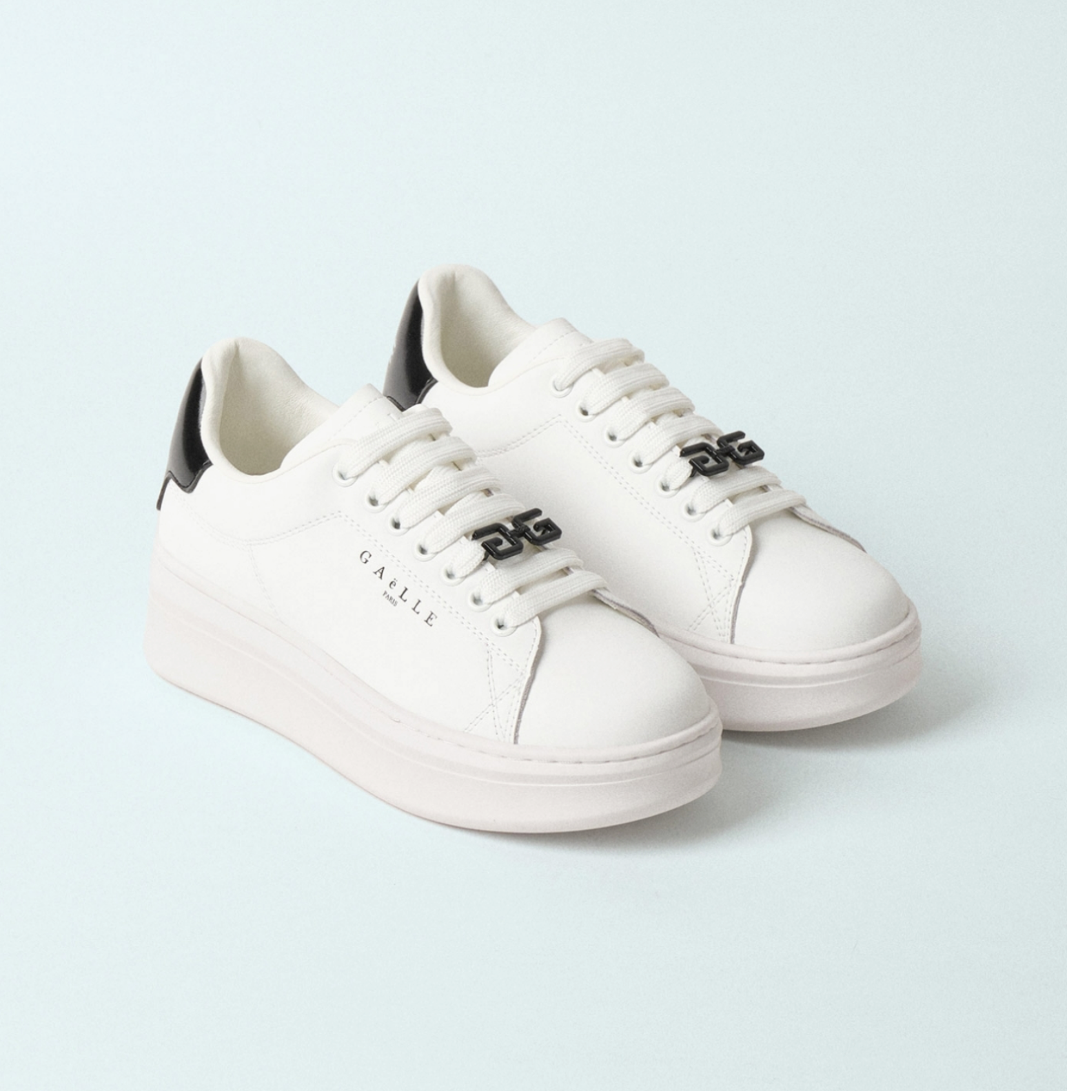 Sneakers GAELLE PARIS con inserto laminato GACAW00018