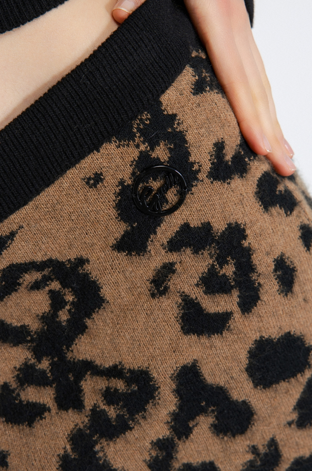Gonna Mini GAELLE PARIS In Maglia Con Placchetta Sul Davanti