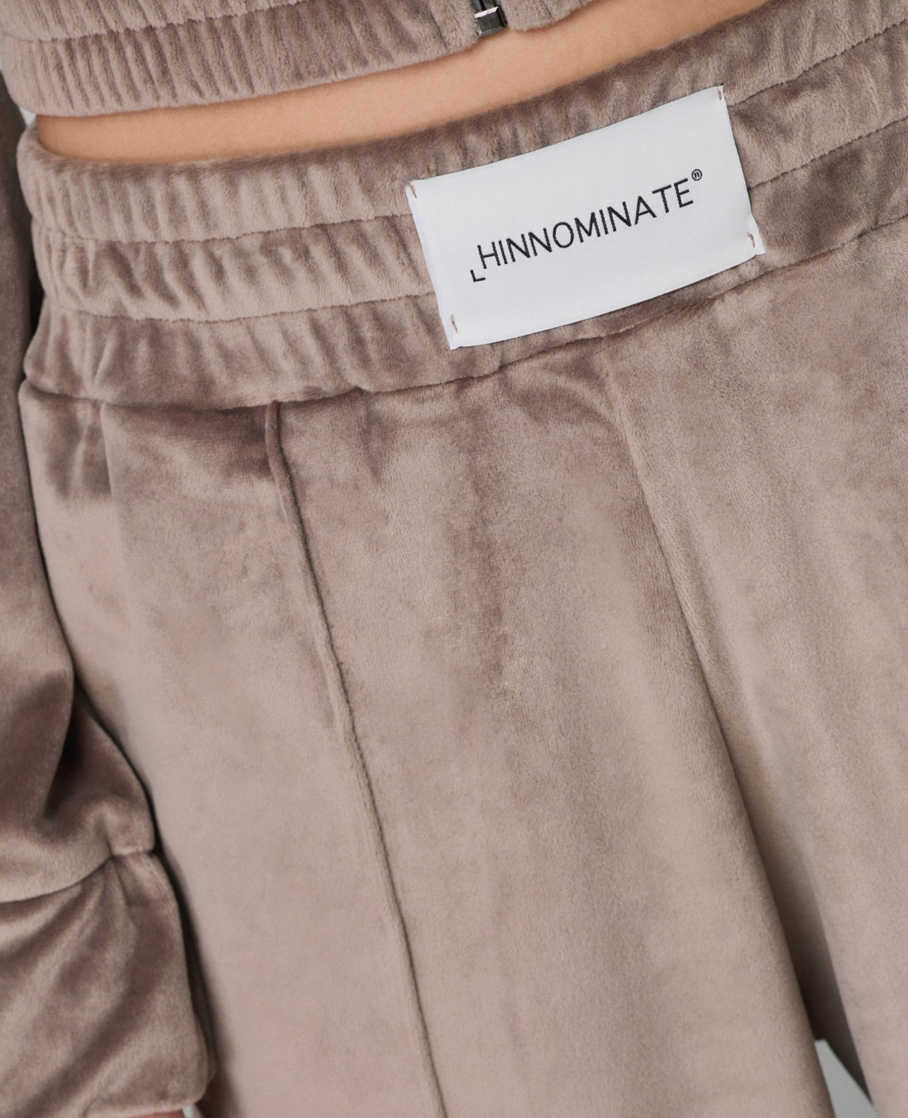 Pantalone HINNOMINATE Dritto In Ciniglia Con Banda In Lurex